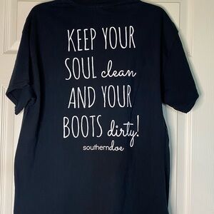 Southern Doe Black Size Large Tee